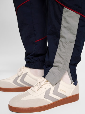 Hummel Loosefit Sporthose in Blau