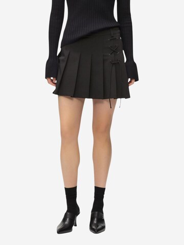 KARL LAGERFELD JEANS Nederdel 'KLJ Pleated Mini Skirt B1W12020' i sort: forside