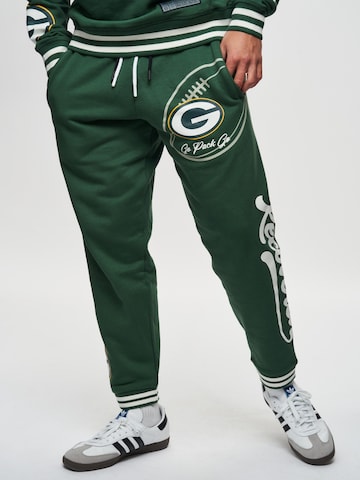 Recovered Tapered Hose 'NFL Packers Go Pack Go' in Grün: Vorderseite