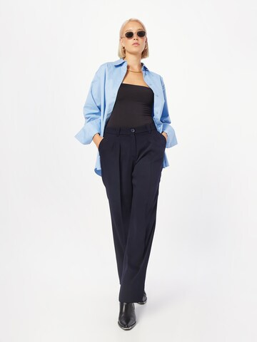 Wide leg Pantaloni con pieghe di MORE & MORE in blu