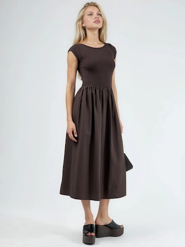 Robe Busem en marron
