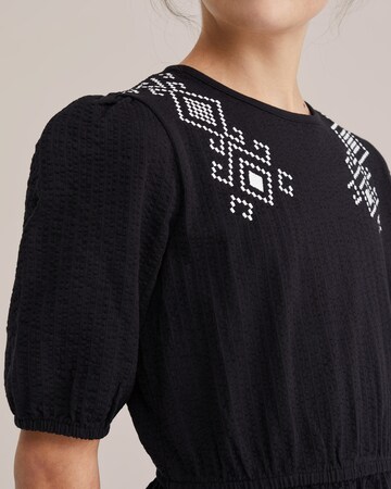 WE Fashion Платье в Черный