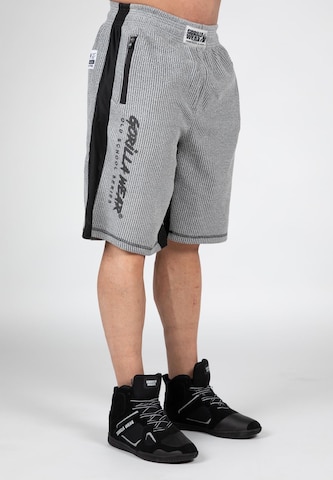Gorilla Wear Shorts 'Augustine Old School' in Grau: Vorderseite