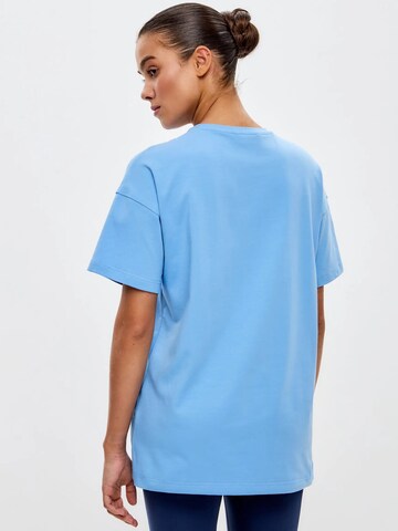 Cat e Lolette Shirts 'Sport cat with dumbbells' i blå