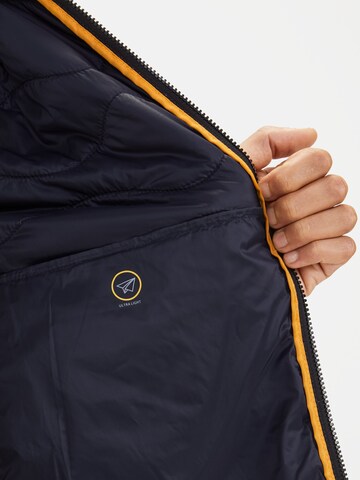 CAMEL ACTIVE Outdoor Weste aus recyceltem Polyamid in Blau