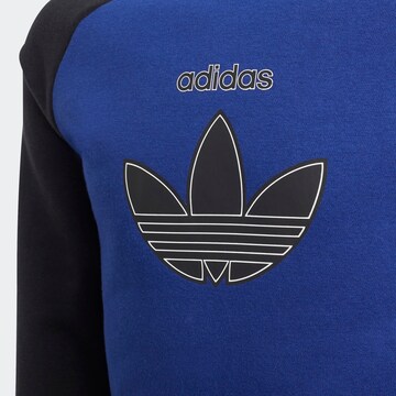 ADIDAS ORIGINALS Sweatshirt i blå