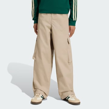 ADIDAS ORIGINALS Lużny krój Spodnie w kolorze beżowy: przód