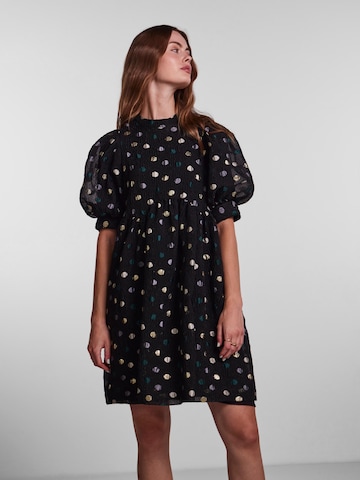 PIECES - Vestido 'Julia' en negro: frente