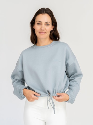 LOTUSCRAFTS Sportsweatshirt 'NIA'‌‌‌‌‌ in Blau: Vorderseite