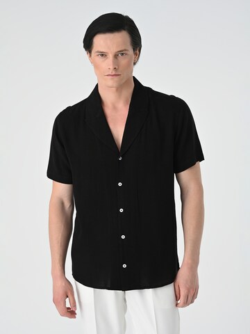 Regular fit Camicia di Antioch in nero: frontale