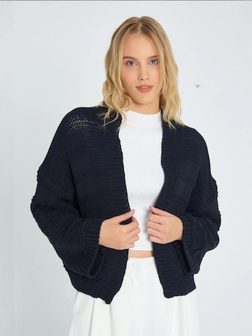 Cardigan 'Strickjacken' MixRay en noir : devant