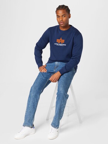 ALPHA INDUSTRIES Sweatshirt in Blauw