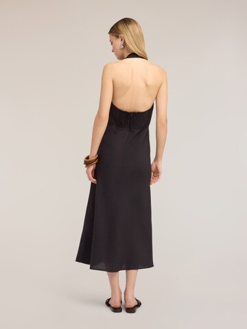 Robe MOTIVI en noir
