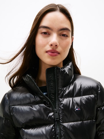 Geacă de primăvară-toamnă de la Tommy Jeans pe negru