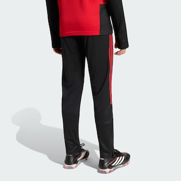 ADIDAS PERFORMANCE - Slimfit Pantalón deportivo 'Manchester United 26/27 Tiro' en negro