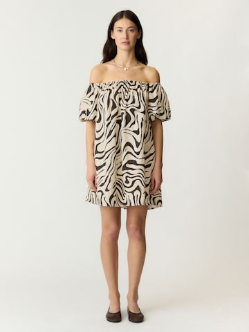 Robe d’été 'YASOxy' YAS en gris : devant