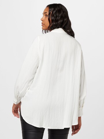 Chemisier Vero Moda Curve en blanc