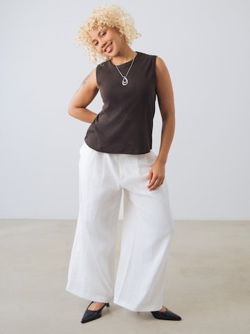 Honest Basics Top in Bruin