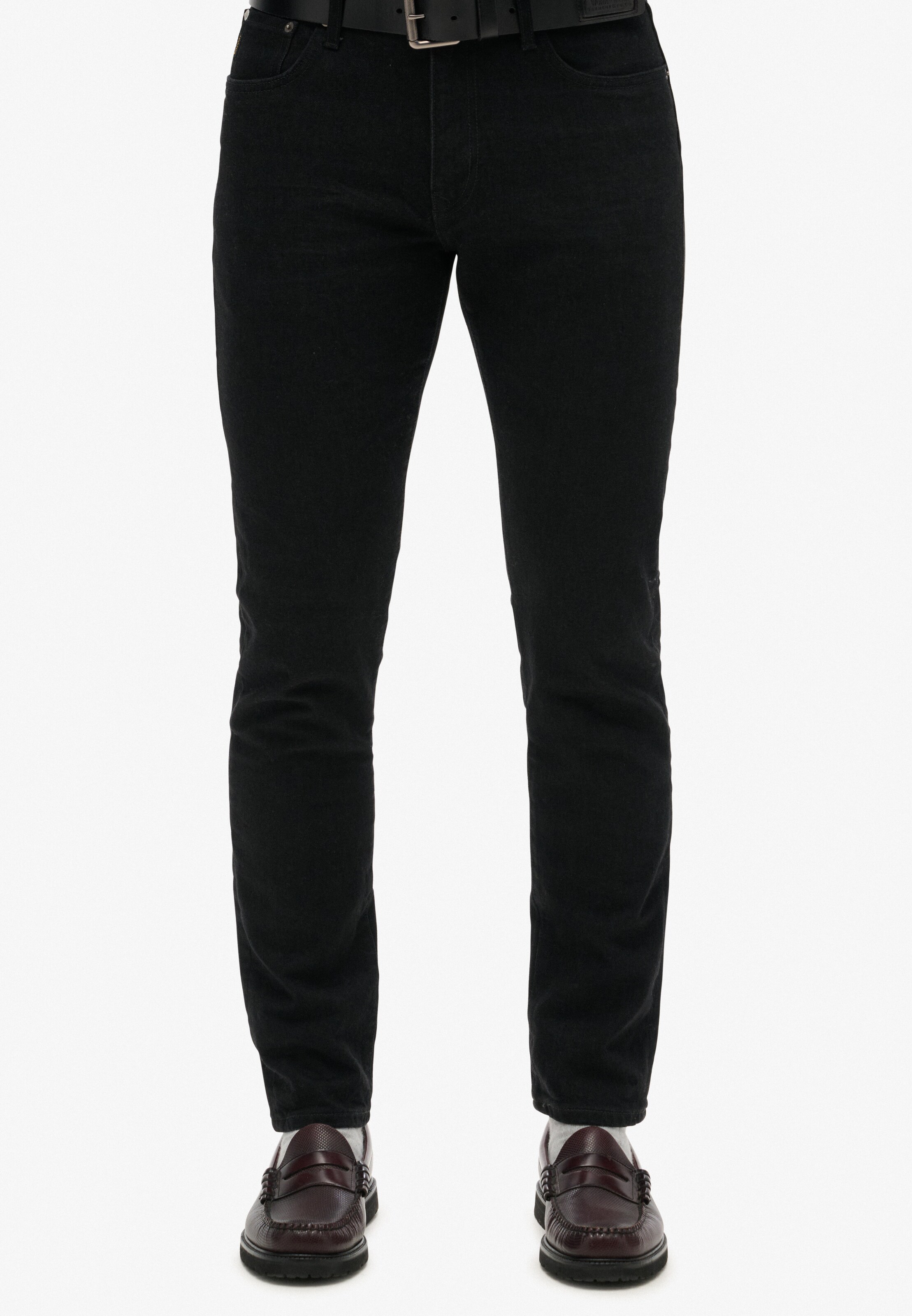 Superdry Slim fit Jeans in Black: front