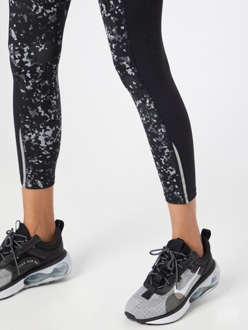 UNDER ARMOUR Skinny Sporthose in Grau