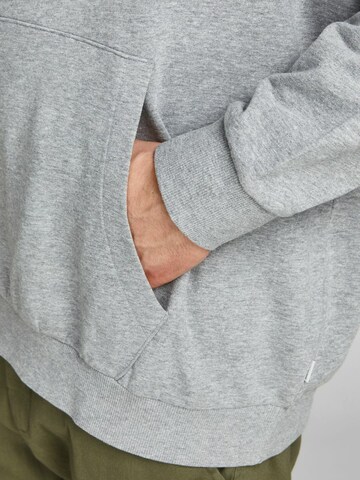 Jack & Jones Plus Sweatshirt 'Shark' in Grau