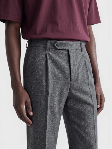 TRAPP Regular Pants in Grey