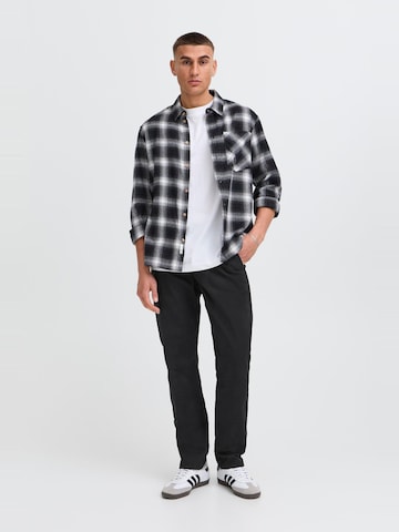 !Solid Regular Chino 'CADEN' in Zwart