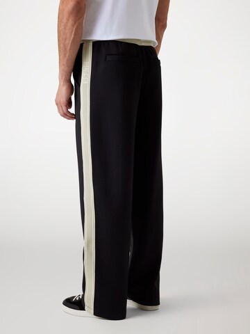 GUESS Loosefit Hose 'Scuba' in Schwarz