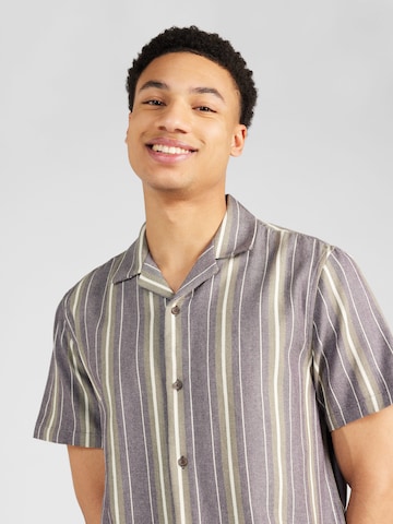 TOPMAN - Regular Fit Camisa em roxo