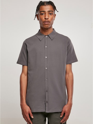 Urban Classics Regular fit Button Up Shirt in Grey: front