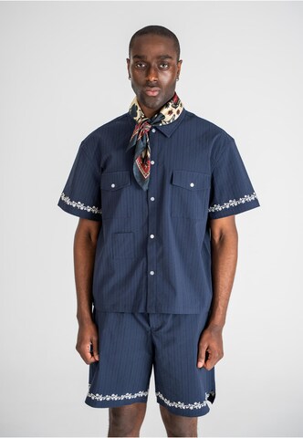 Fit confort Chemise 'Western' Prohibited en bleu : devant