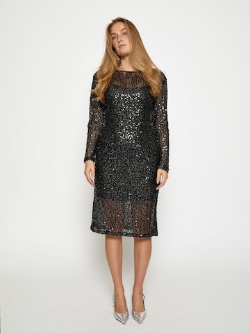 minus Avondjurk 'Mera' in Zwart