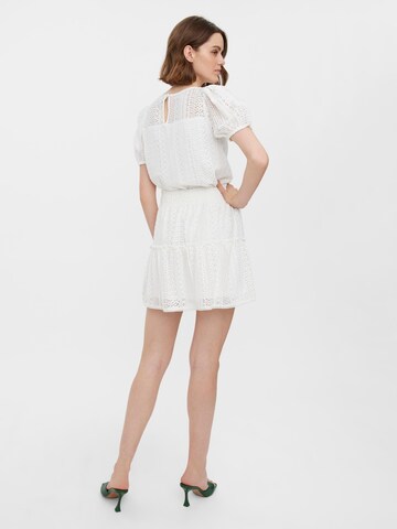 VERO MODA - Falda 'Honey' en blanco