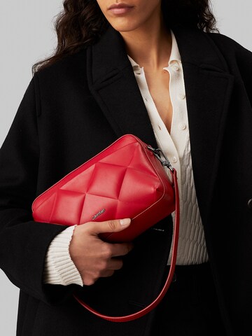 Calvin Klein Schultertasche in Rot
