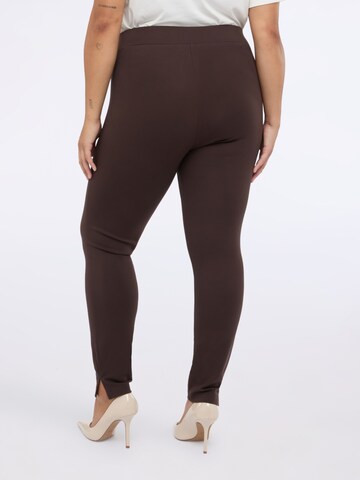 Skinny Pantaloni di Fiorella Rubino in marrone