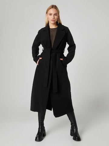 Guido Maria Kretschmer Women Between-seasons coat 'Lilli' in Black: front