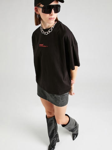 Pegador - Camisa oversized 'NAVISK' em preto