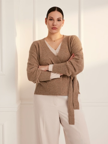 Guido Maria Kretschmer Curvy Pullover 'Pina' in Beige: predná strana