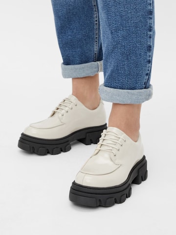Bianco Lace-Up Shoes 'GINNY ' in White: front