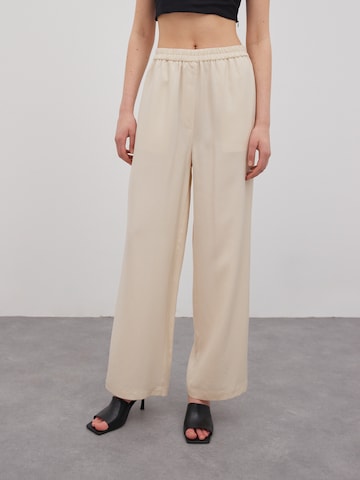 EDITED Wide Leg Hose 'Benja' in Beige: predná strana