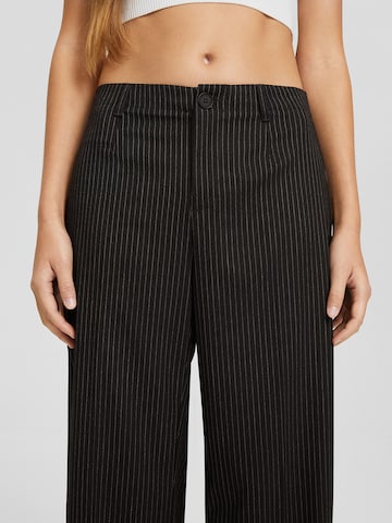 Wide Leg Pantalon à plis Bershka en gris