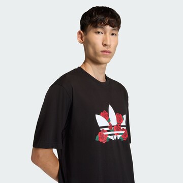 ADIDAS ORIGINALS - Camiseta 'Trefoil Series Roses' en negro