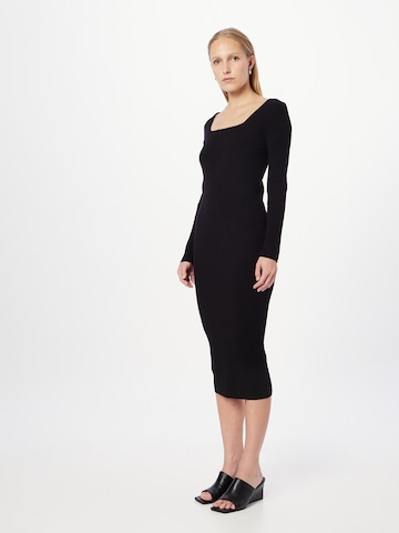 minimum فستان مُحاك 'BETTYS' بلون أسود: الأمام