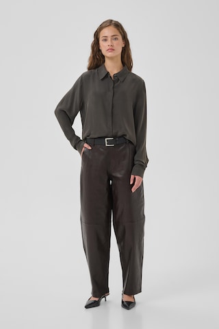 My Essential Wardrobe - Camisa em cinzento