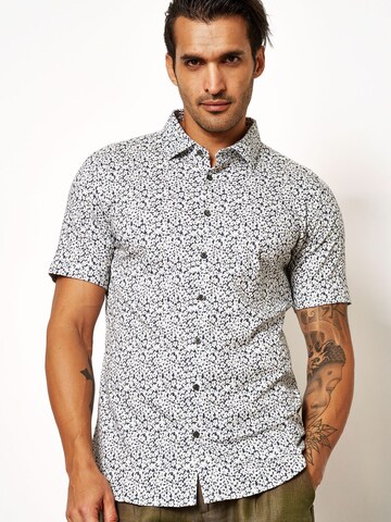 DESOTO Regular fit Button Up Shirt 'Kent' in White: front