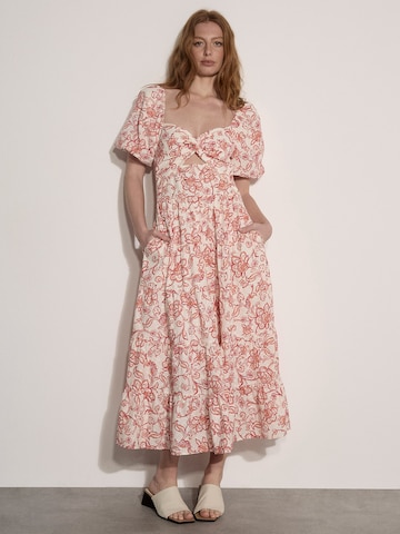 Robe ' ' Apricot en rose : devant