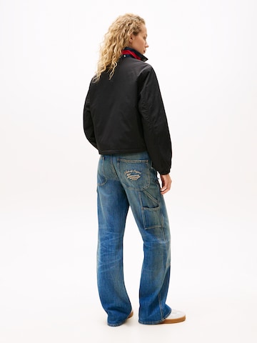 Tommy Jeans Övergångsjacka 'ESSENTIAL' i svart