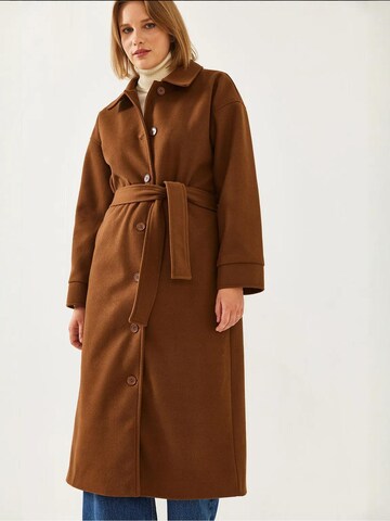 Cappotto di mezza stagione di Bianco Lucci in marrone