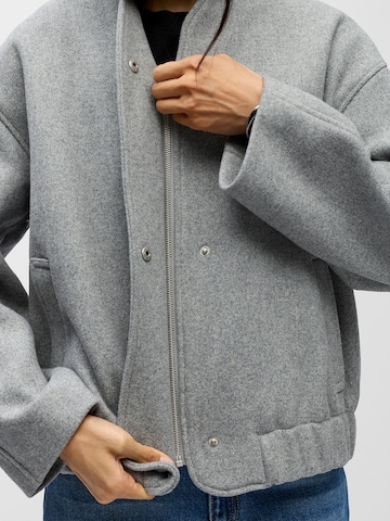 OBJECT Φθινοπωρινό και ανοιξιάτικο μπουφάν 'OBJPISA' σε γκρι