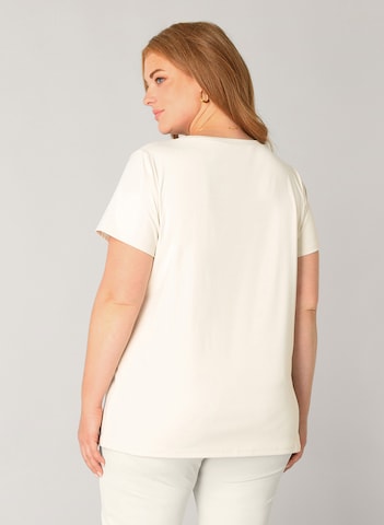 BASE LEVEL CURVY T-Shirt in Beige